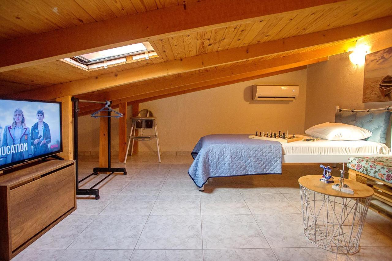 Holiday House Ioanna 2 - Loft Néa Péramos المظهر الخارجي الصورة
